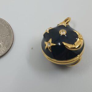 Vintage Cabochon Gold Plated Pendant with Blue Enamel and Austrian Crystals.